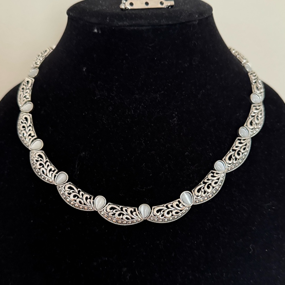 AVON Vintage Silver Tone Choker Necklace